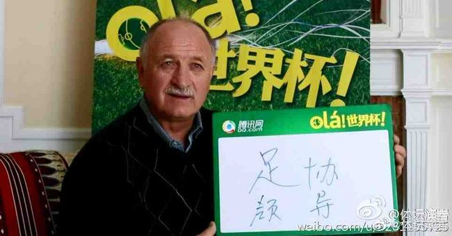女生扒开尿口让男生捅进去视频
